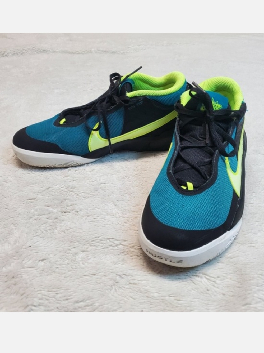 Nike Team‎ Hustle Teal Black Yellow Casual Logo Basketball Sneakers Shoes 7 Y